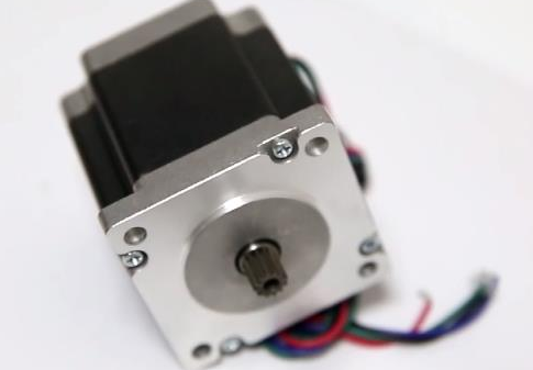 步進減速電動機